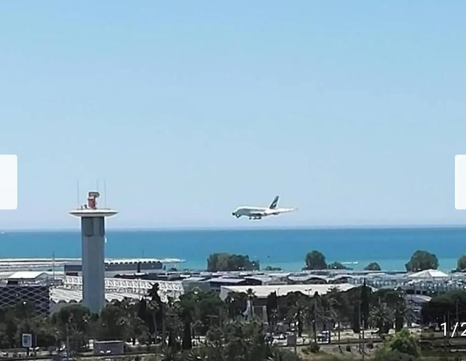 Appartement F2 F3 ,Appartement Climatise Neuf, Magnifique Vue Sur Mer Et Aeroport, Proche Tram Et Gare Sncf 1 Min,Aeroport 3 Minutes, 2Or3 Rooms, New Ac Apartment, Magnificent Sea And Airport Views, Close To Tram And Sncf Train Station 1 Min, Airport 3 Min Nice